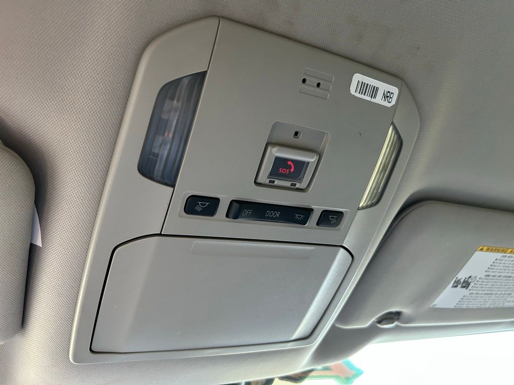 Thumbnail: 2021 Toyota Highlander - 31