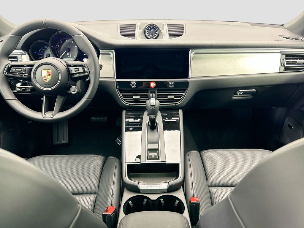 Thumbnail: 2026 Porsche Macan - 16