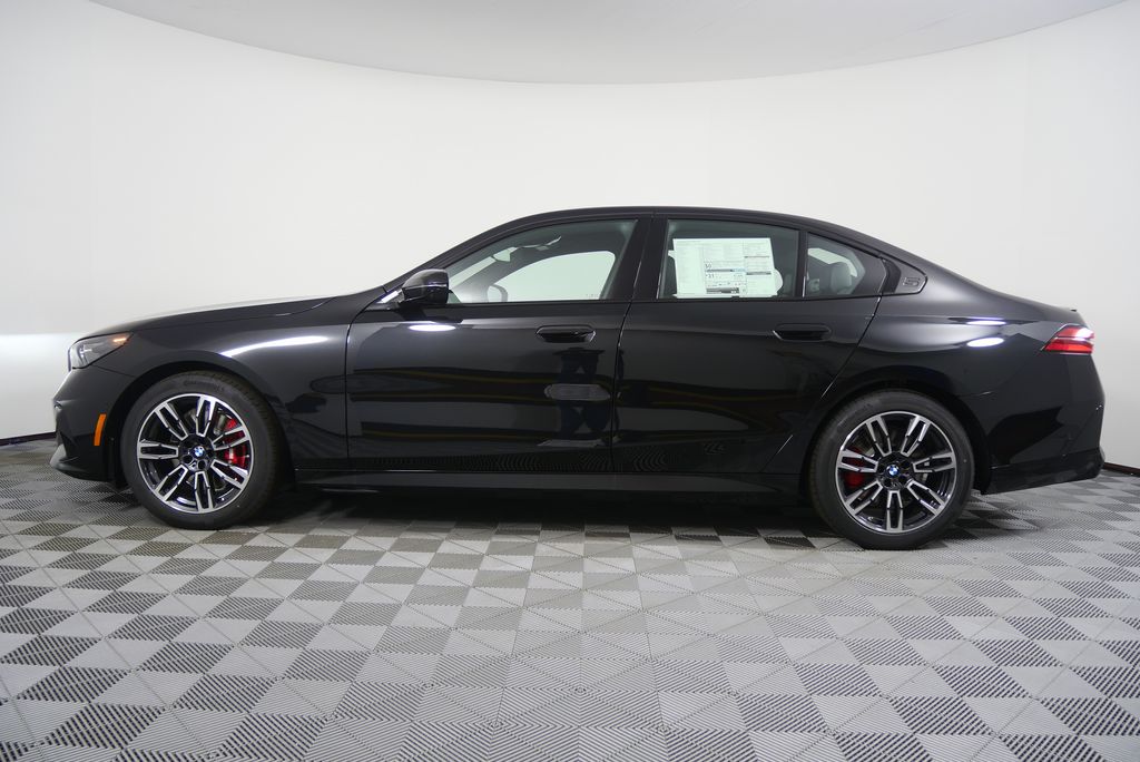 Thumbnail: 2026 BMW 5 Series - 6