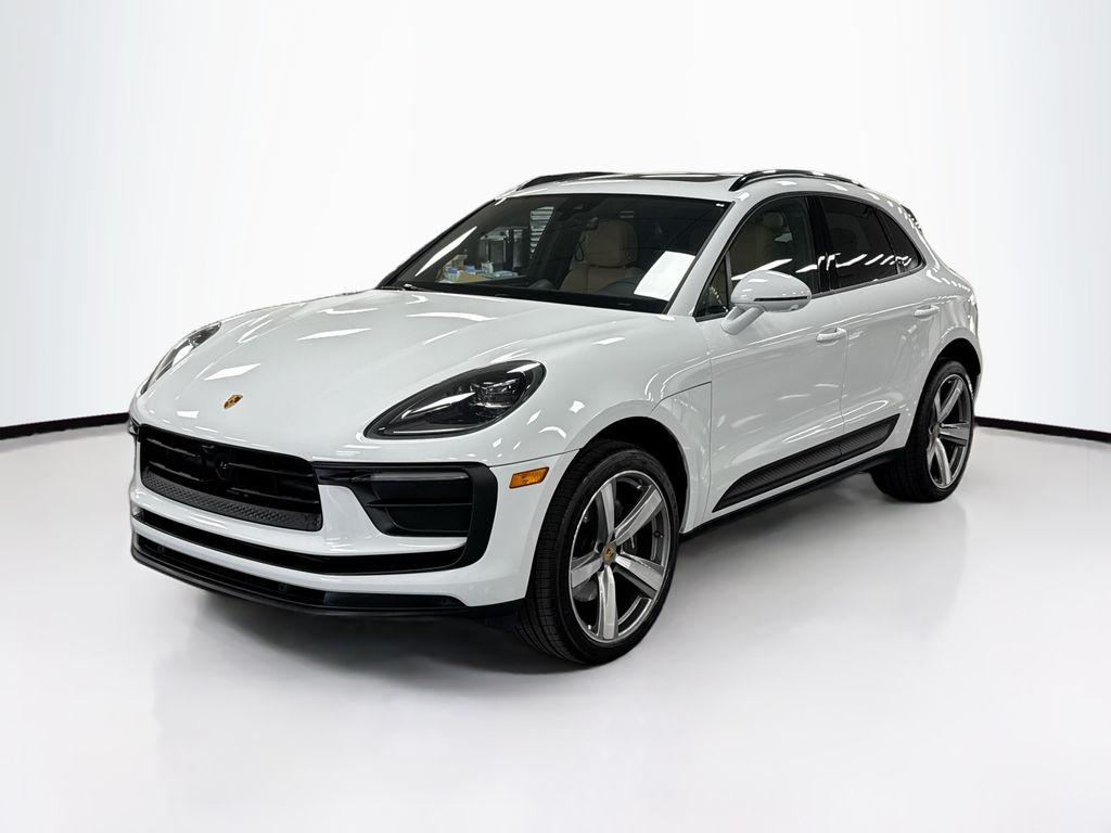 Thumbnail: 2025 Porsche Macan - 1