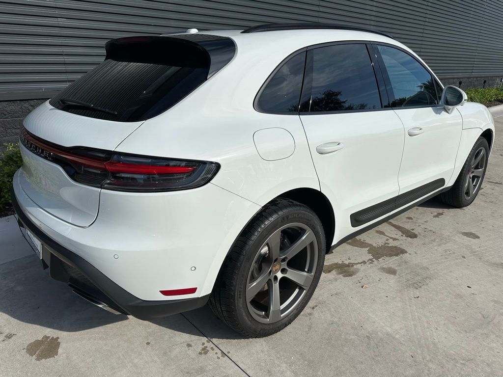 2024 Porsche Macan  10