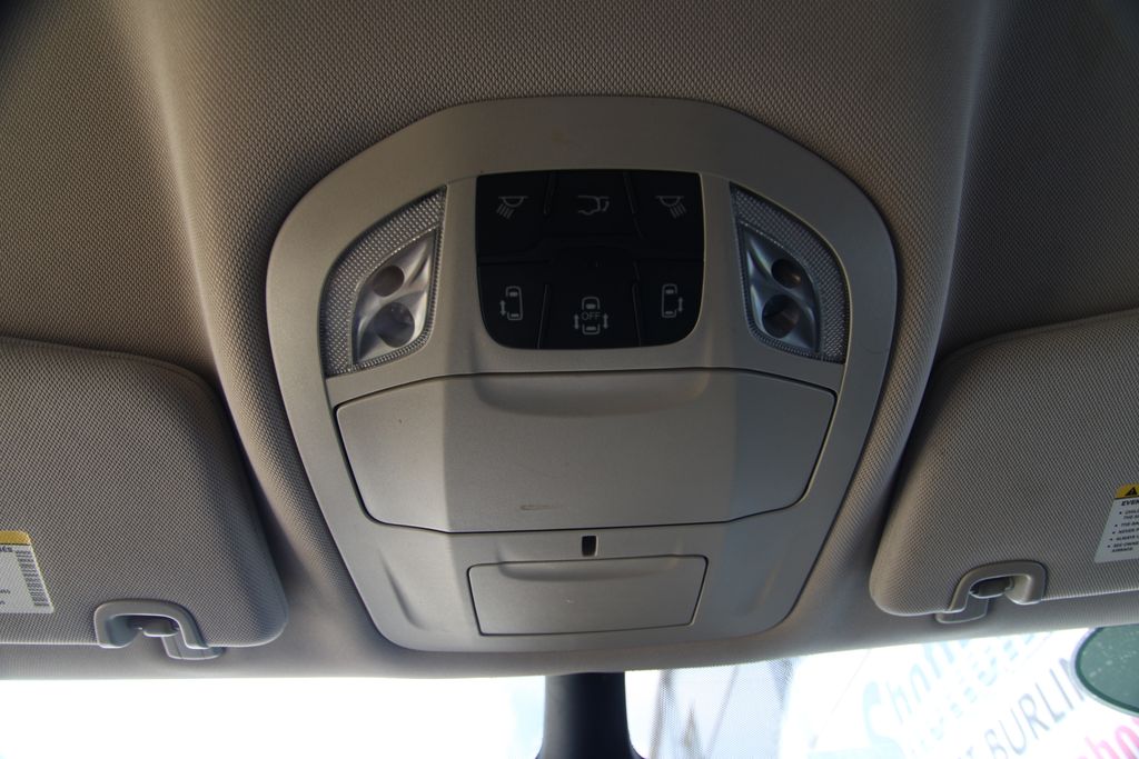 Used 2023 Chrysler Pacifica Van
