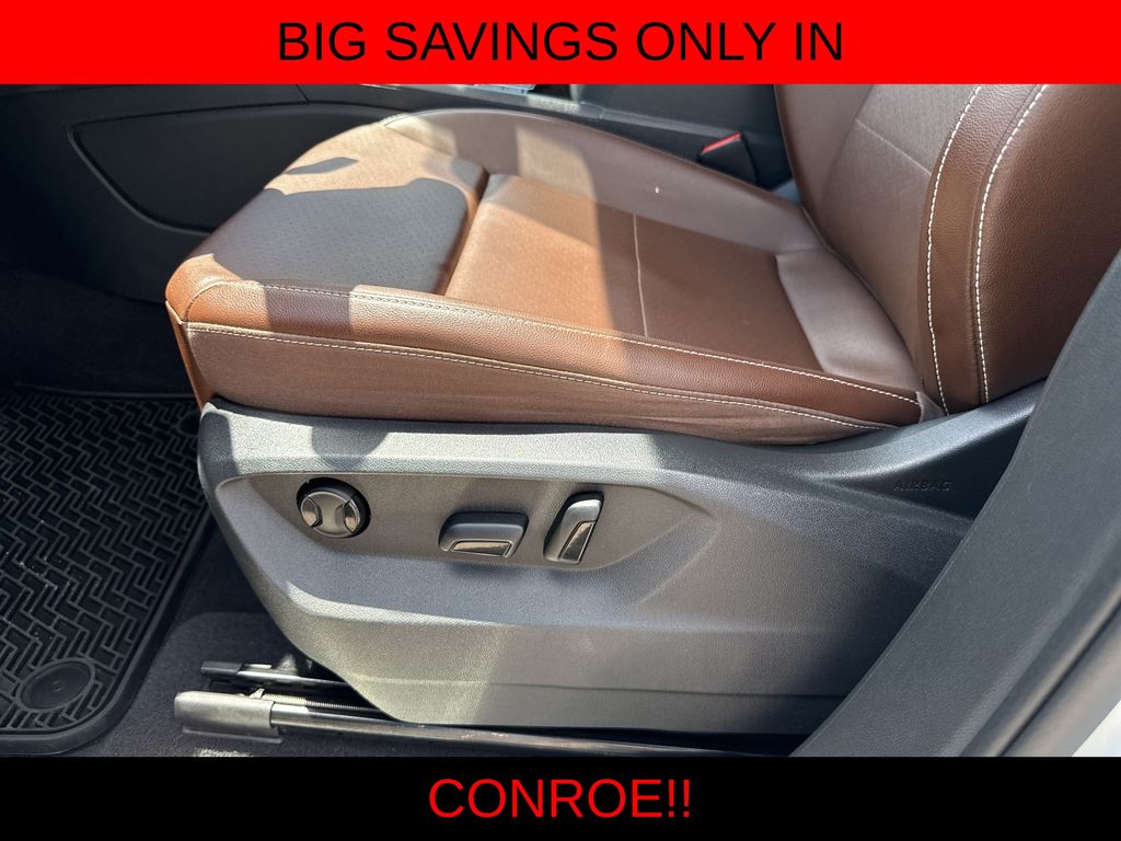 2022 Volkswagen Atlas 3.6L V6 SE w/Technology White at South Houston Nissan