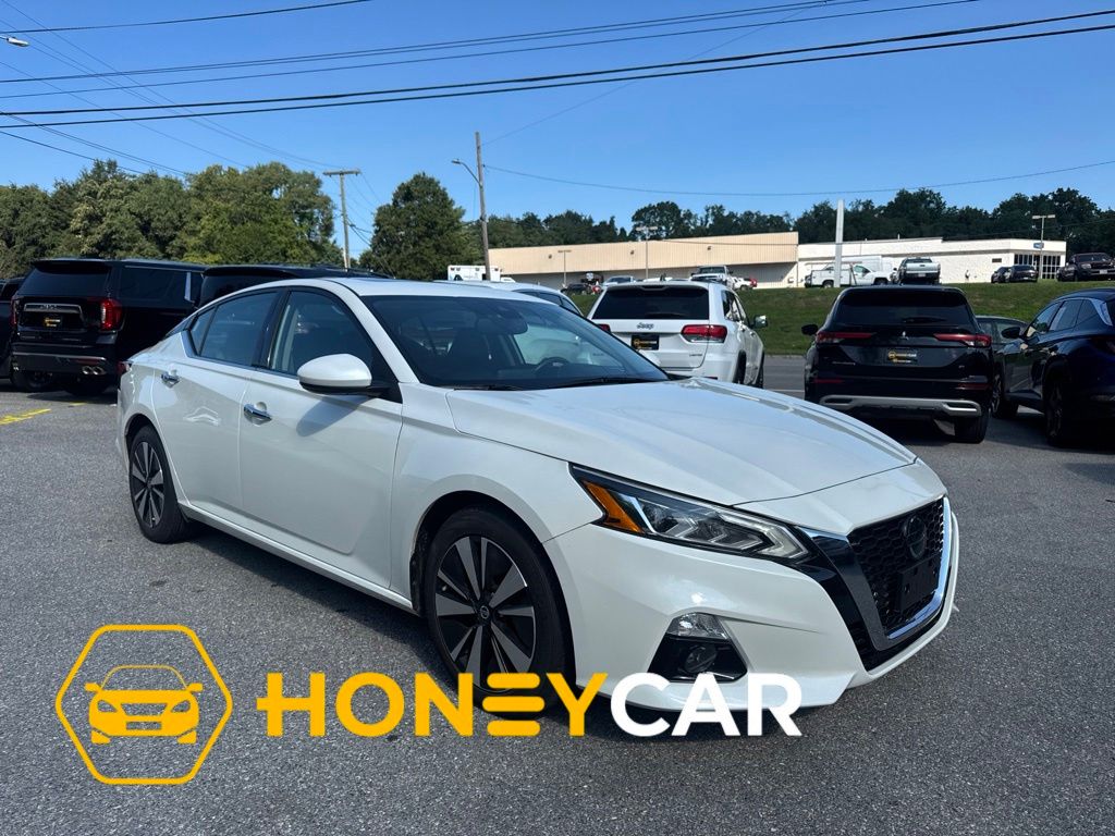 Pearl White Tricoat 2020 Nissan Altima Sedan Front-Wheel Drive Continuously Variable Transmission