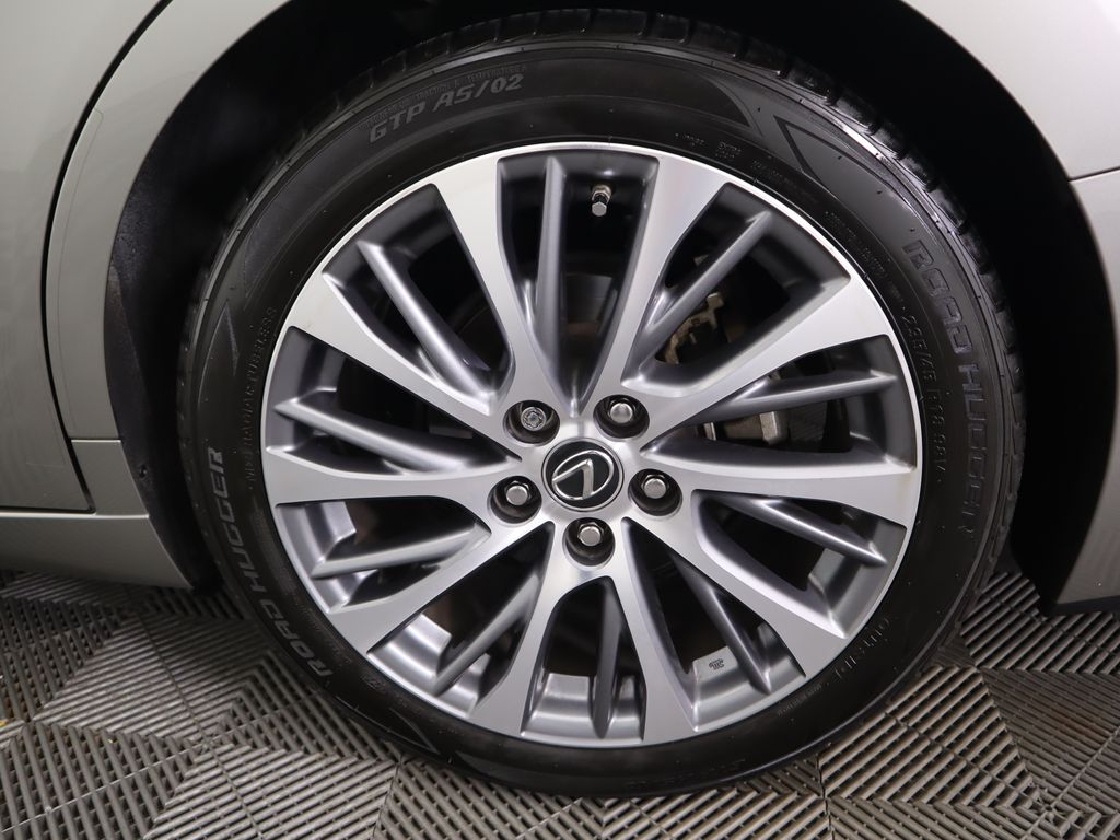 2021 Lexus ES 350 32