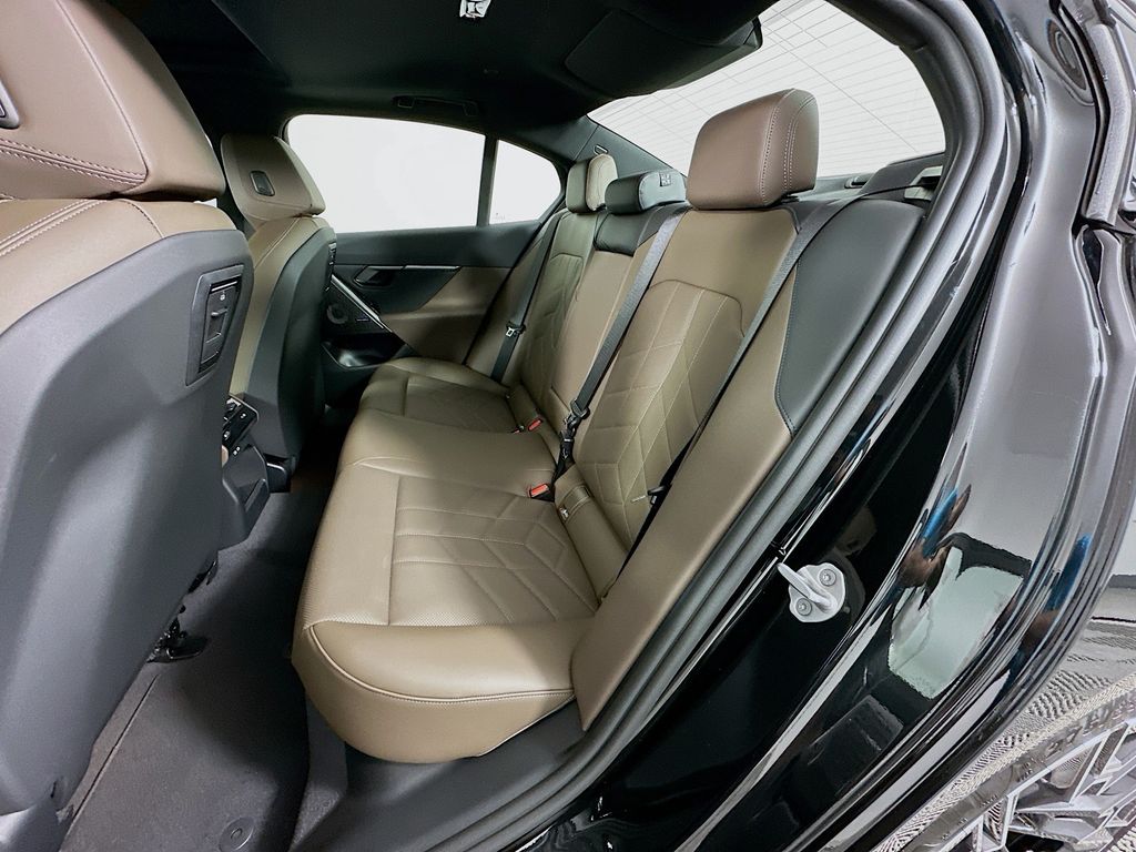 Thumbnail: 2026 BMW i5 - 17