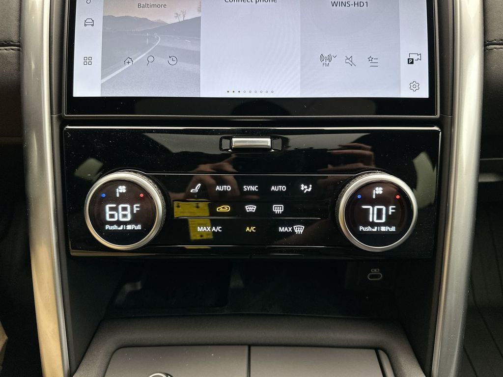2025 Land Rover Discovery S 12