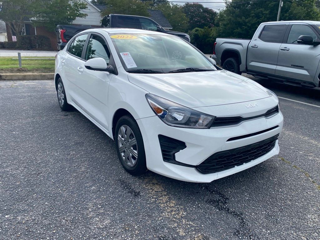 Clear White 2022 Kia Rio LX FWD Sedan Front-Wheel Drive Continuously Variable Transmission