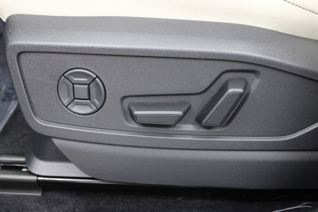 new 2025 Audi Q5 car, priced at $49,867