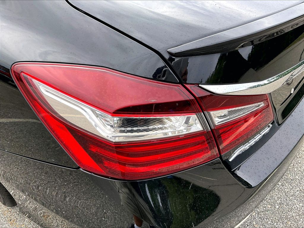 2016 Honda Accord — photo 31