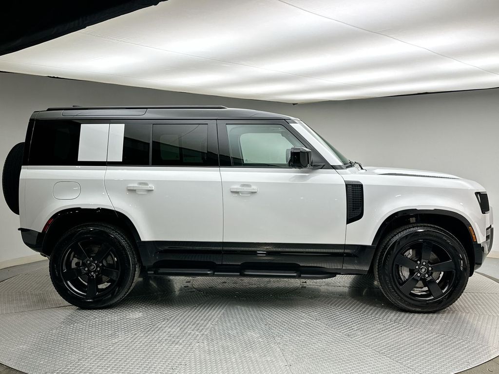 Thumbnail: 2025 Land Rover Defender - 14