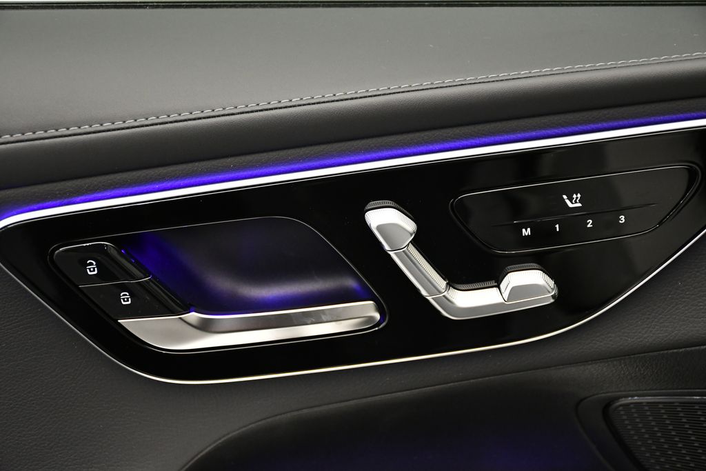 Thumbnail: 2025 Mercedes-Benz GLC - 32