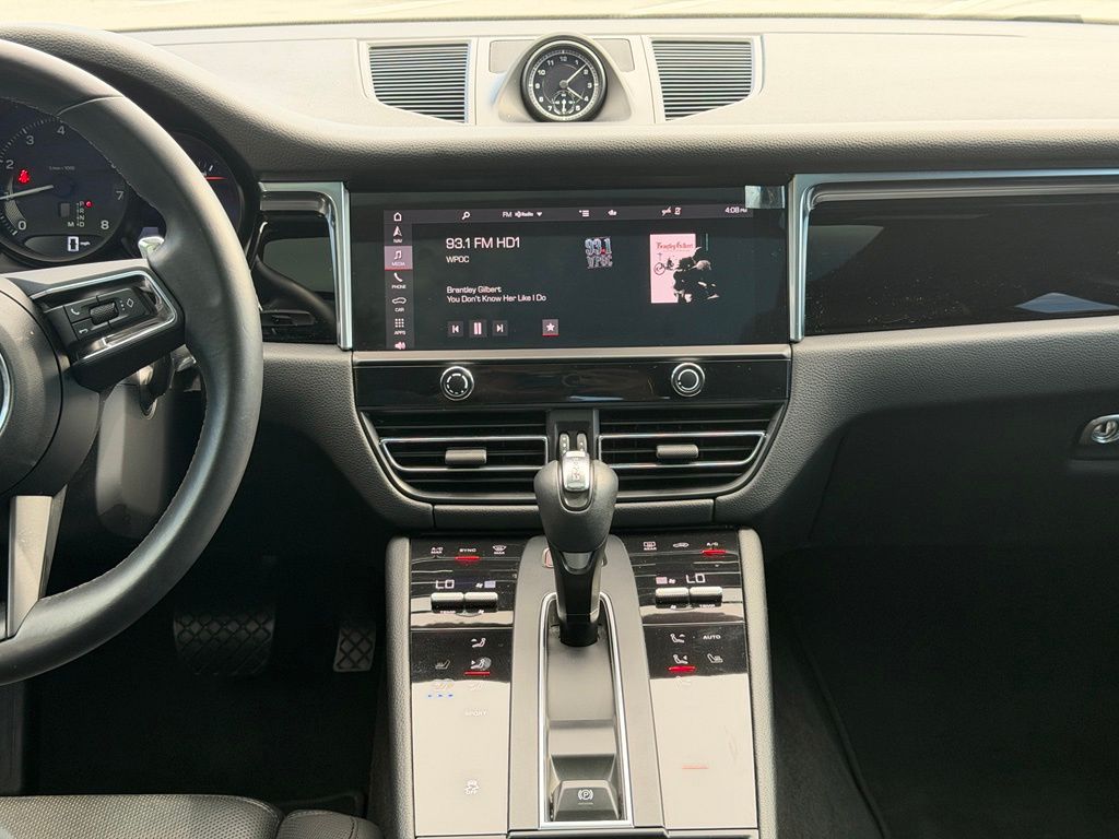 2022 Porsche Macan 