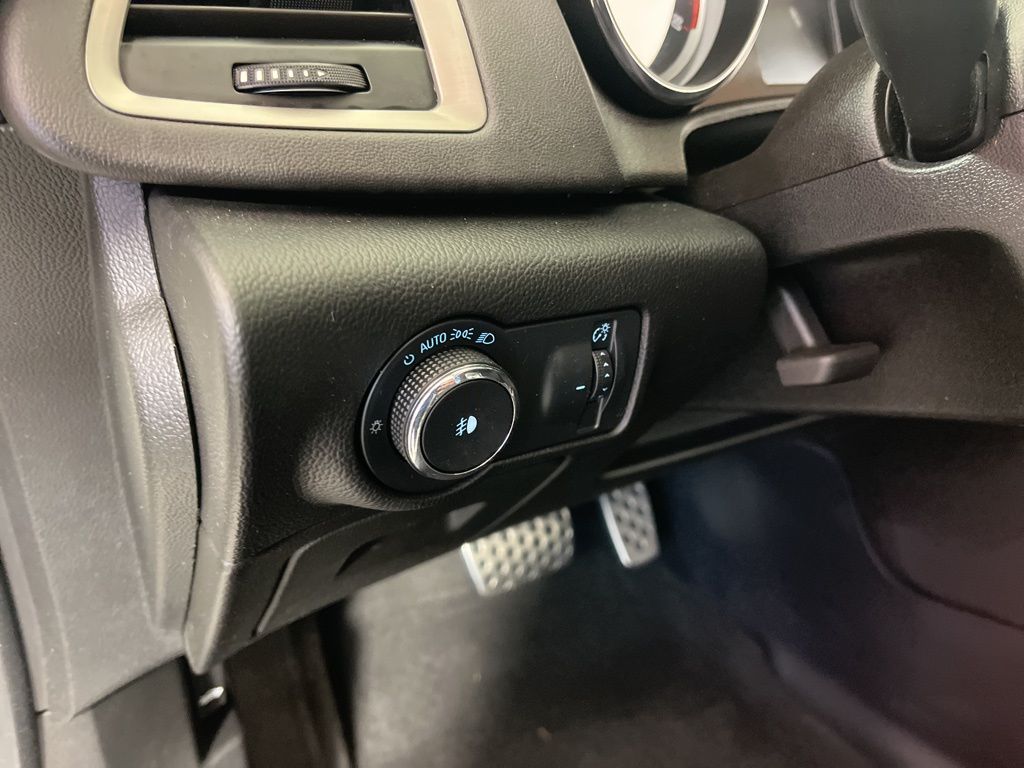 Thumbnail: 2015 Buick Verano - 27