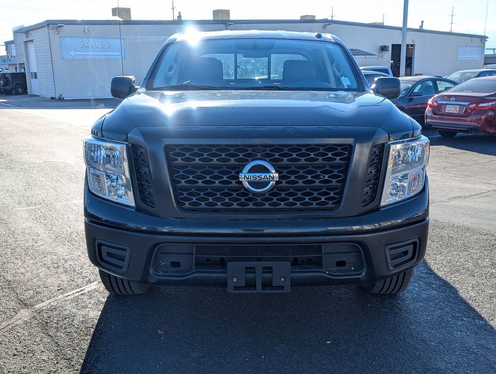 2019 Nissan Titan S 10