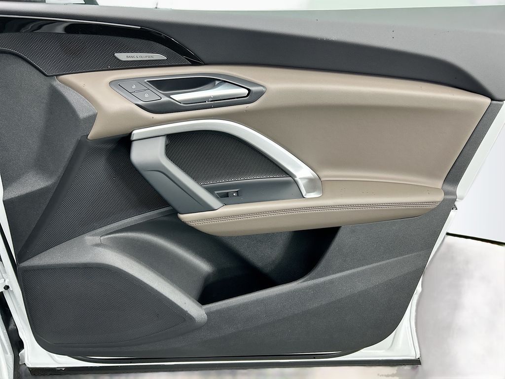 Thumbnail: 2025 Audi Q5 - 24
