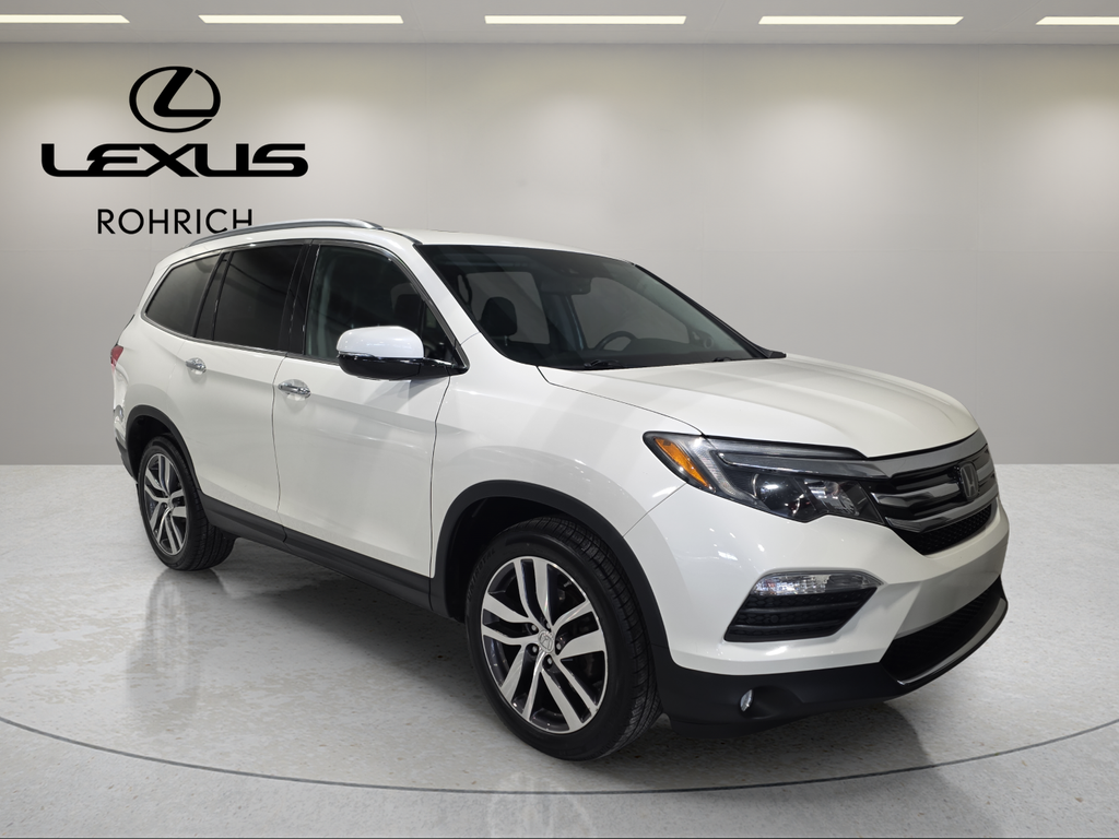 2017 Honda Pilot Elite's photo