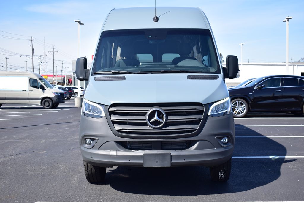 2024 Mercedes-Benz Sprinter 3500 9