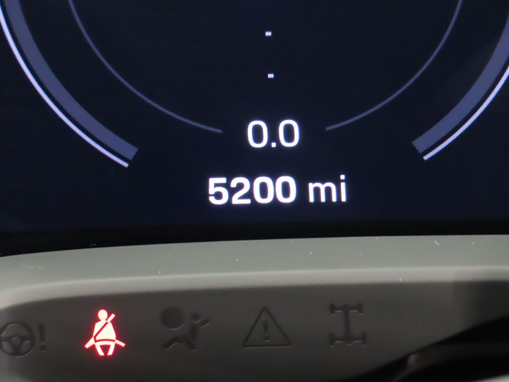 Thumbnail: 2023 Porsche Taycan - 17