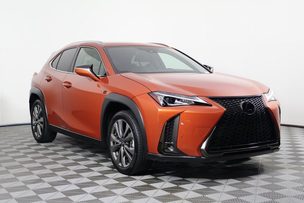 Thumbnail: 2021 Lexus UX - 3
