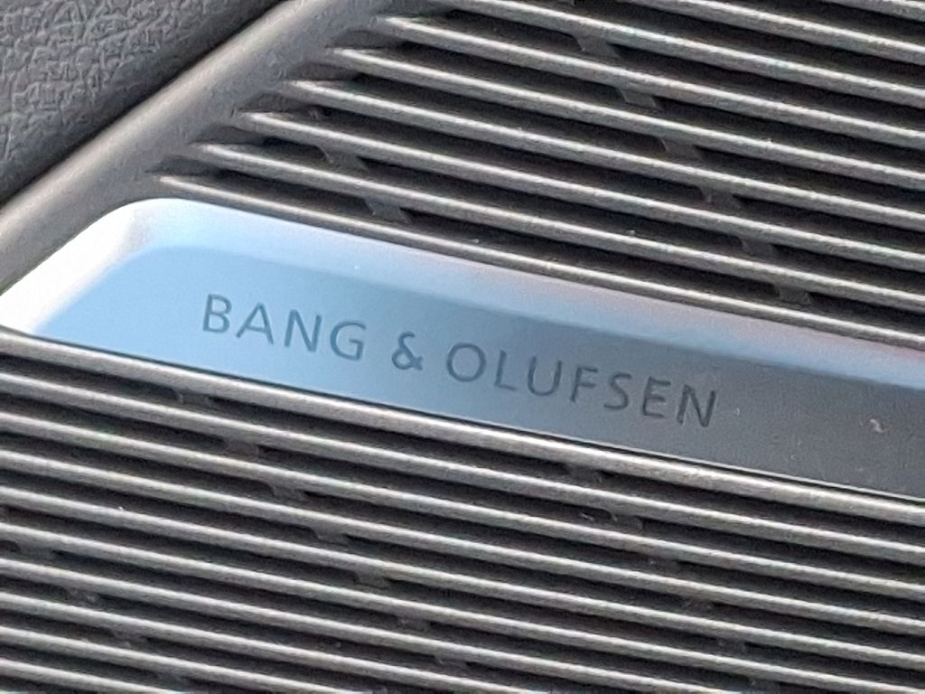 Thumbnail: 2026 Audi Q8 - 19