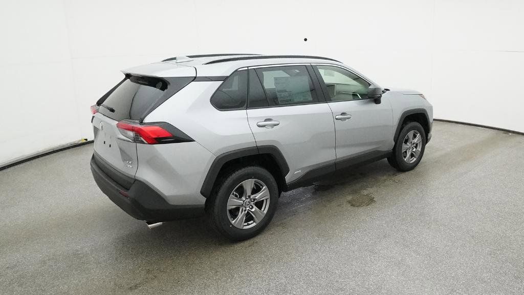 2025 Toyota RAV4 LE 15