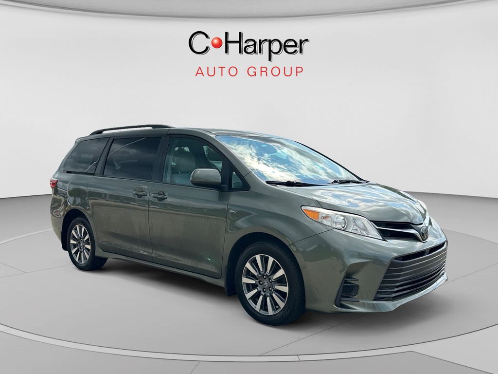 2020 Toyota Sienna LE 7-Passenger AWD
