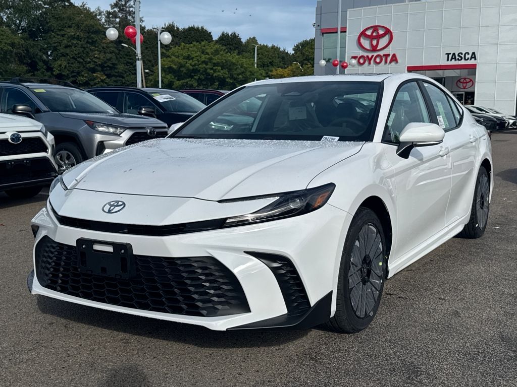 2026 Toyota Camry SE photo 3