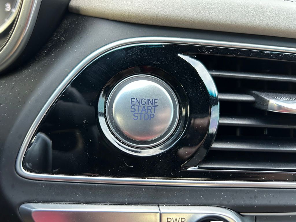 2022 Genesis G70 3.3T 28