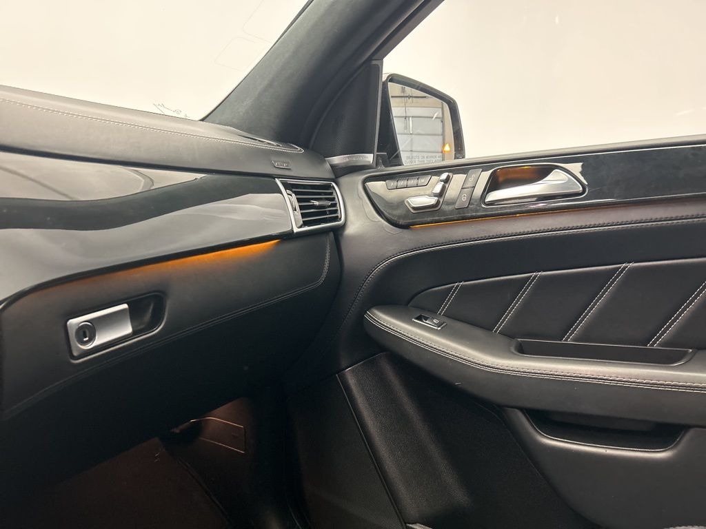 Thumbnail: 2018 Mercedes-Benz GLE - 21