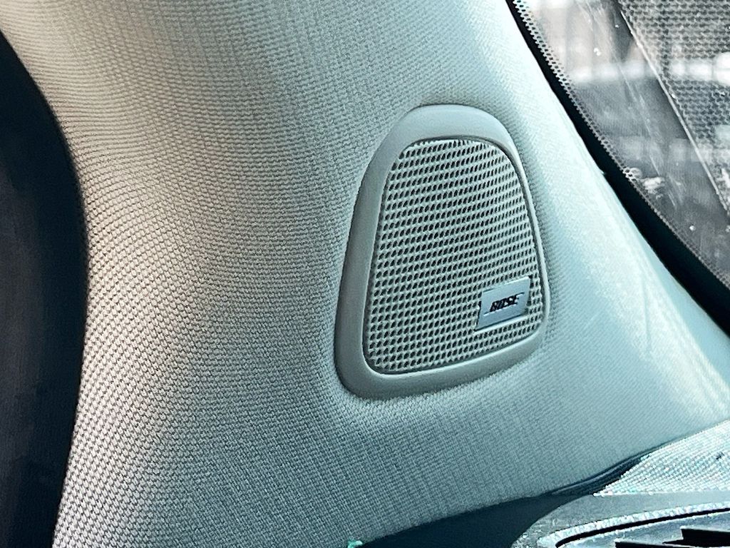 Used 2020 Silver Nissan SL image 29