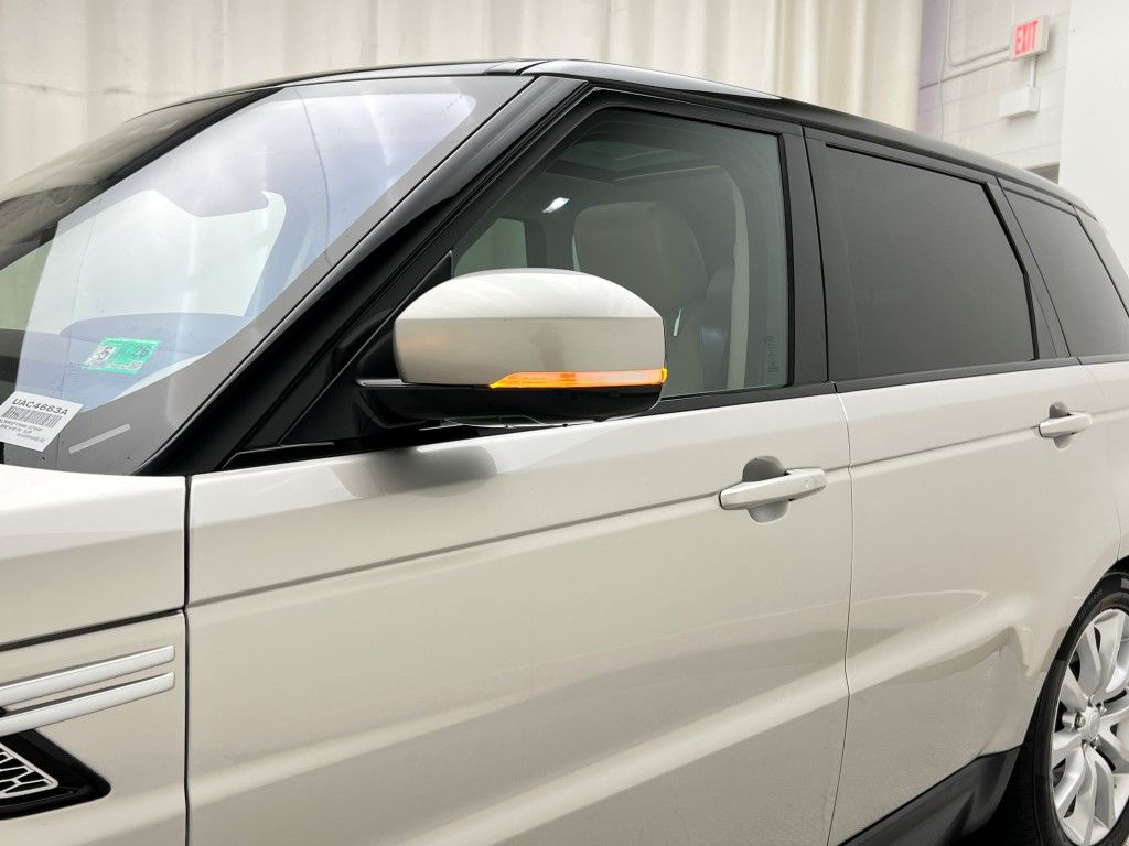 Thumbnail: 2017 Land Rover Range Rover Sport - 11