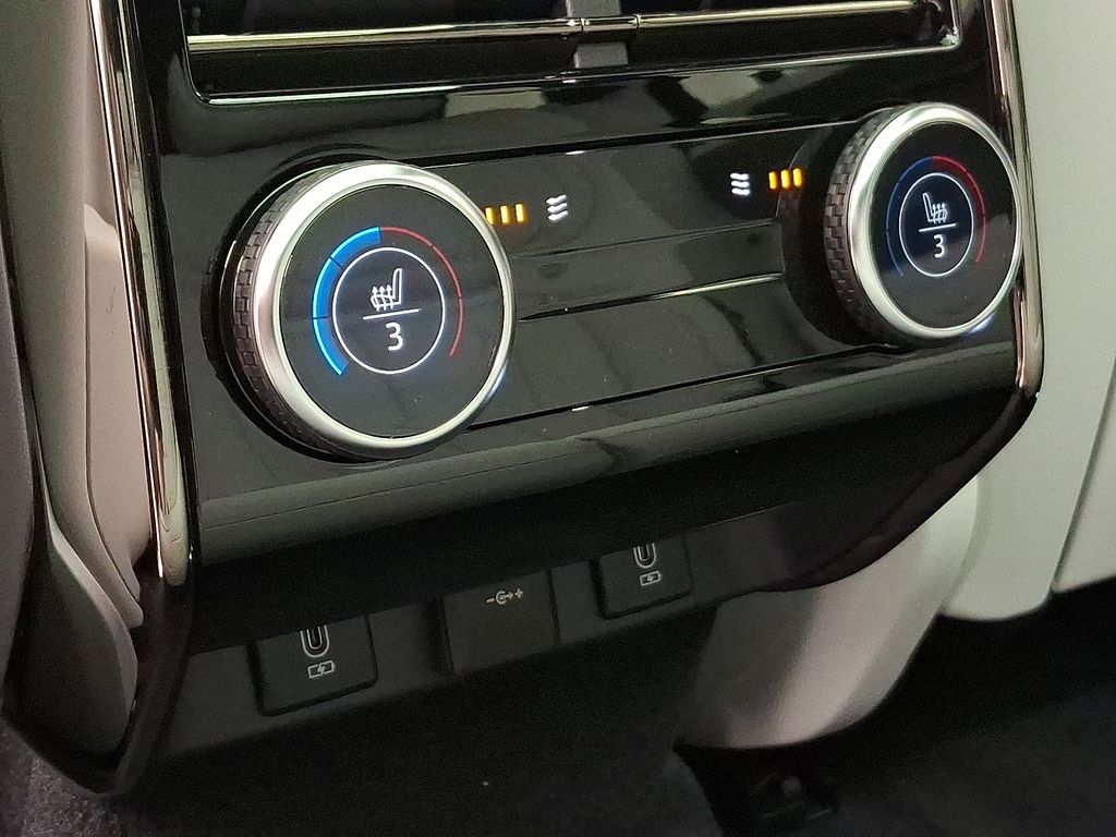 Thumbnail: 2026 Land Rover Range Rover Sport - 7