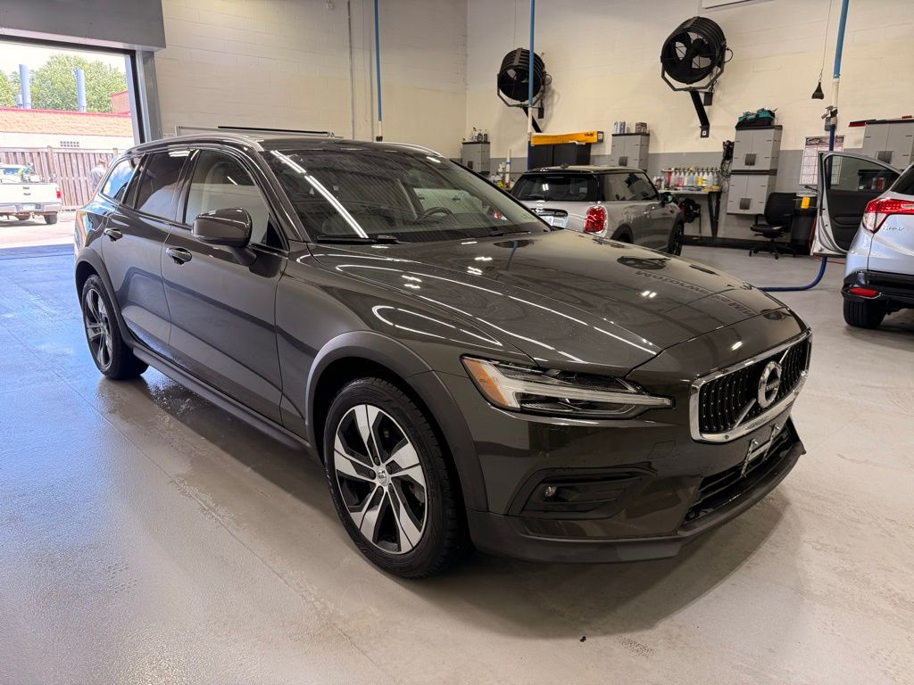 Thumbnail: 2022 Volvo S60 - 7