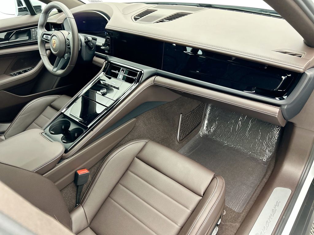 Thumbnail: 2026 Porsche Panamera - 20