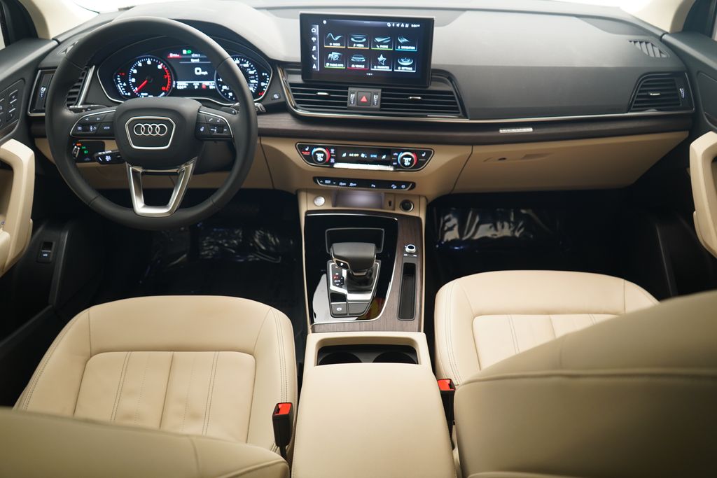 Thumbnail: 2023 Audi Q5 - 8