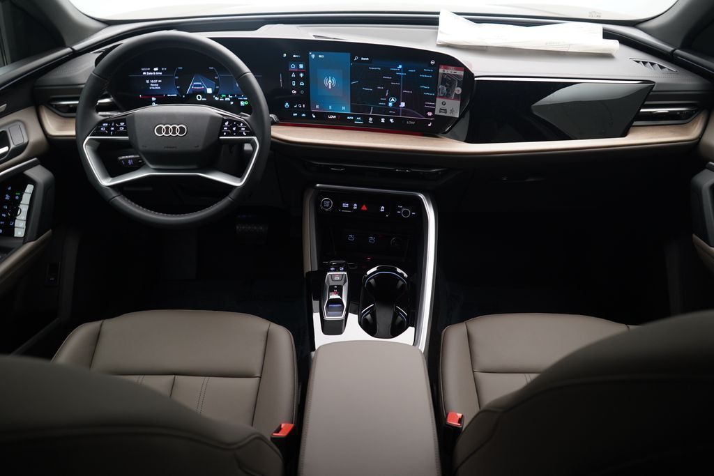 Thumbnail: 2025 Audi Q5 - 8