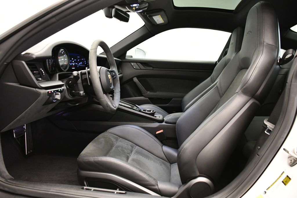 Thumbnail: 2023 Porsche 911 - 5