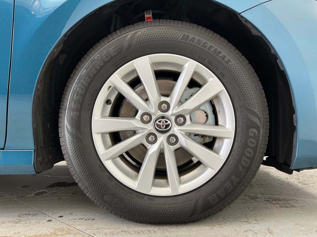 Thumbnail: 2025 Toyota Camry - 22