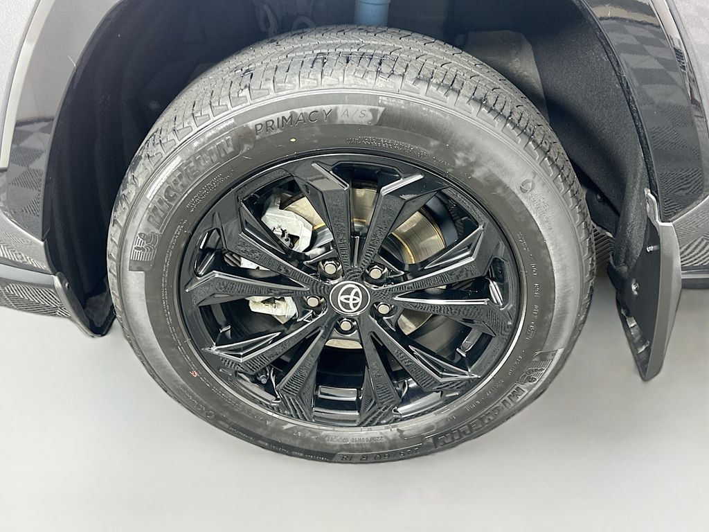 Thumbnail: 2022 Toyota RAV4 - 31