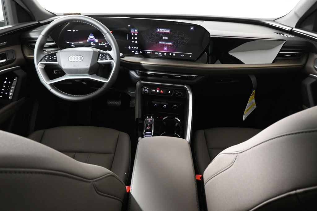 Thumbnail: 2025 Audi Q5 - 4