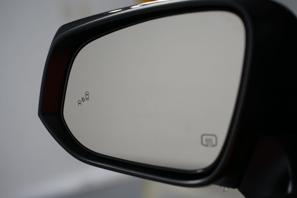 Thumbnail: 2025 Toyota Corolla Cross - 25