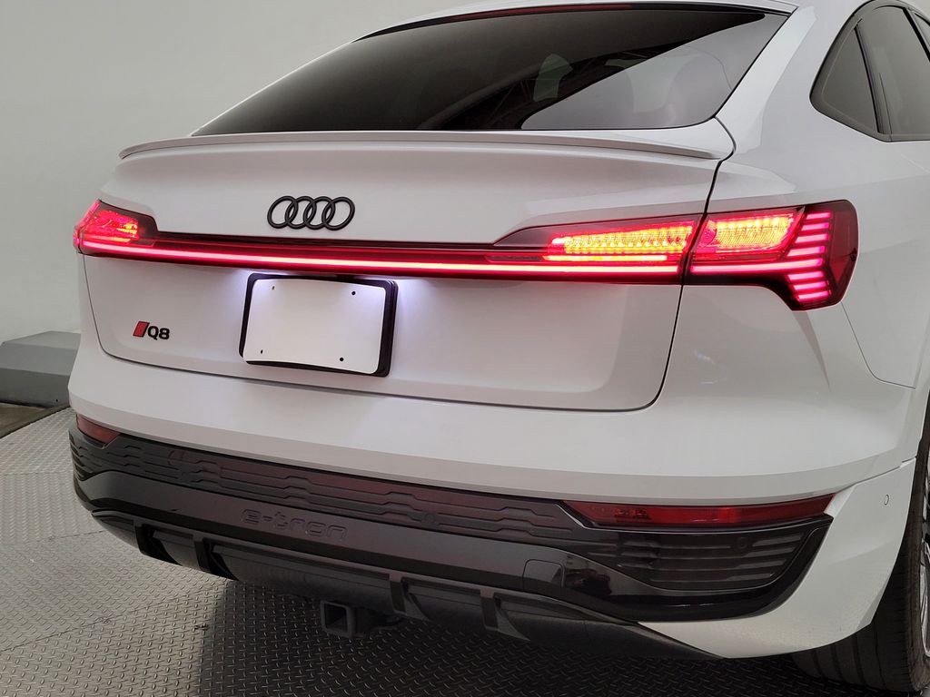 Thumbnail: 2024 Audi Q8 e-tron - 7