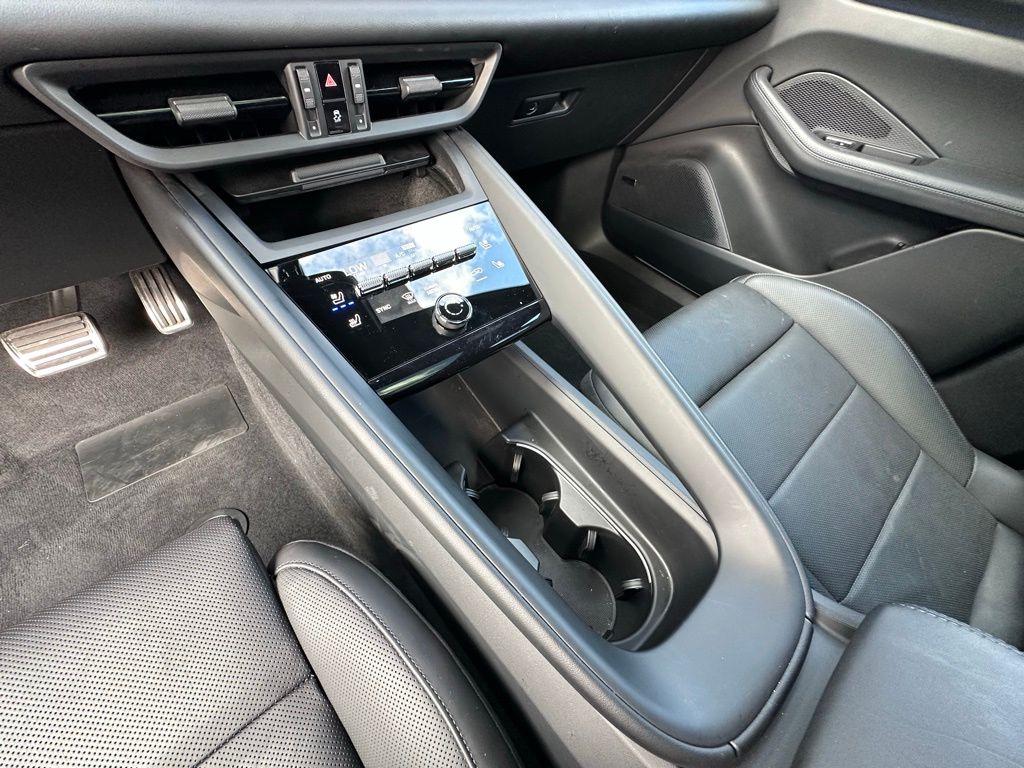 Thumbnail: 2025 Porsche Macan - 26