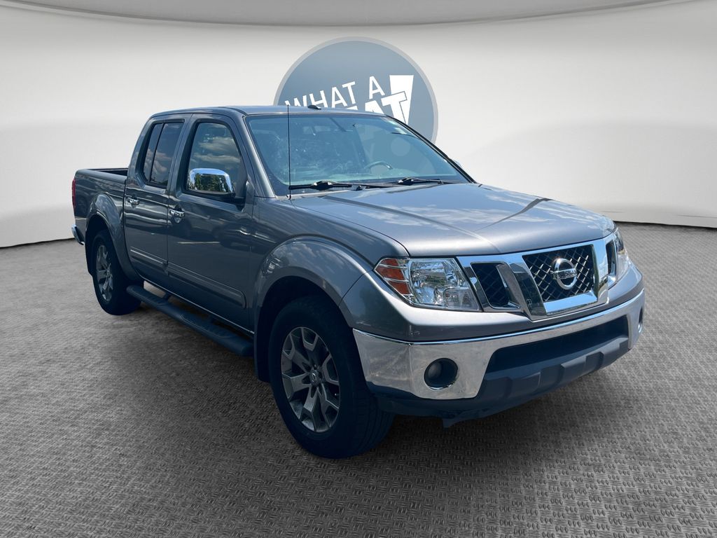 Gray (Gun Metallic) 2017 Nissan Frontier SL Crew Cab 4WD Pickup Truck Four-Wheel Drive 5-Speed Automatic Overdrive