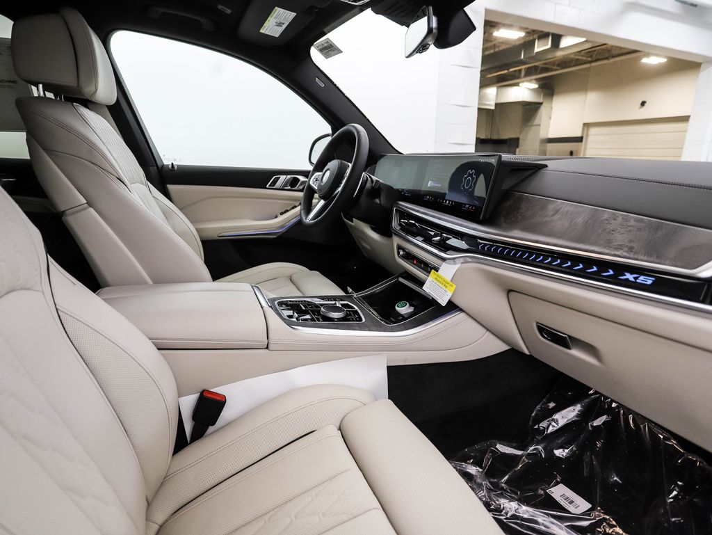 Thumbnail: 2026 BMW X5 - 30
