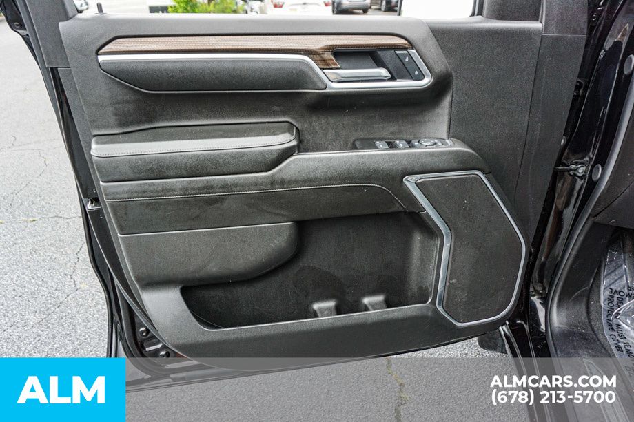 Used 2025 Black Chevrolet LT image 45