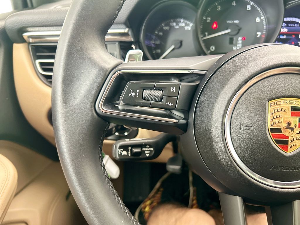Thumbnail: 2025 Porsche Macan - 13