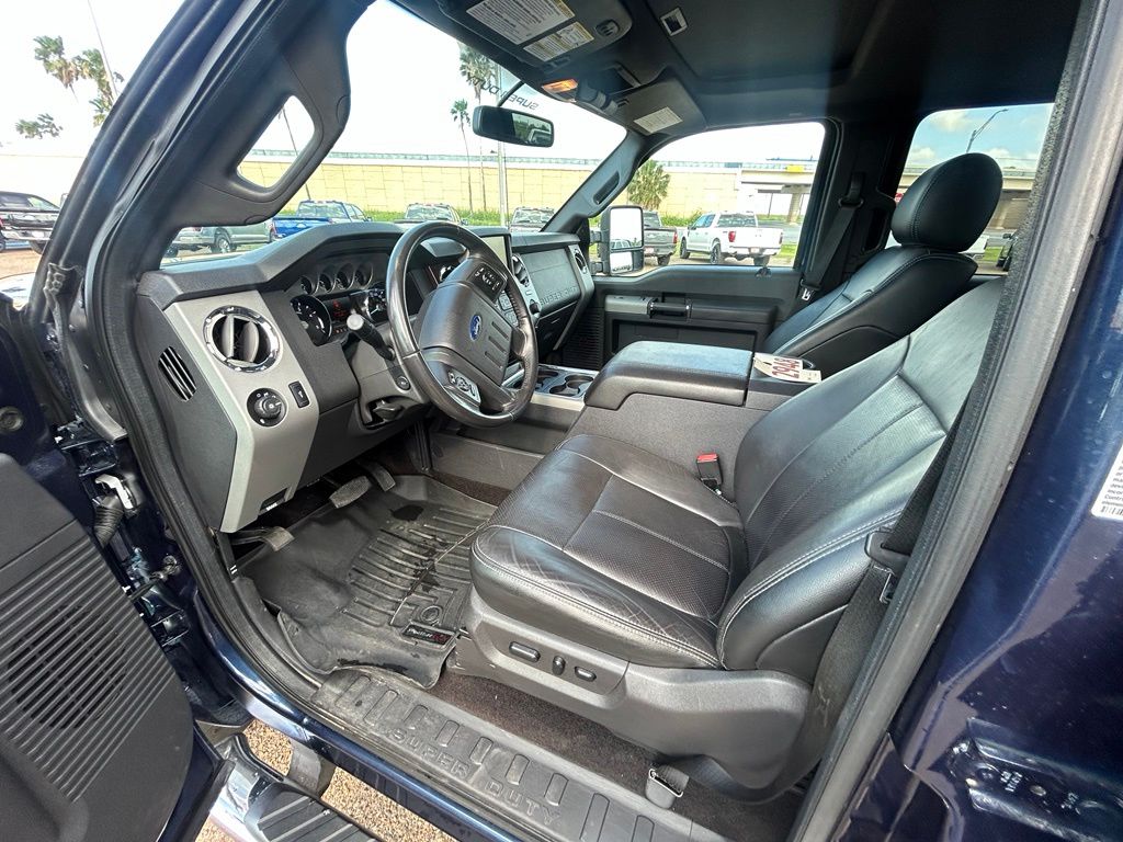 Used 2016  Ford Lariat image 12