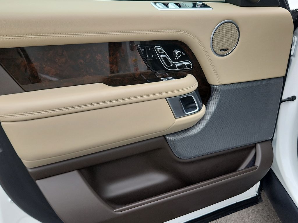 Thumbnail: 2020 Land Rover Range Rover - 12